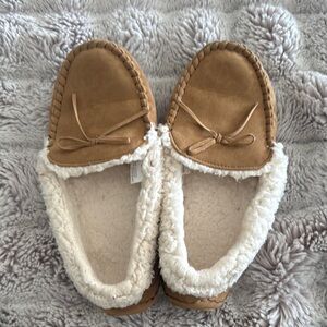 Women’s Size 9 Mukluk Cozy Tan Moccasin Slippers